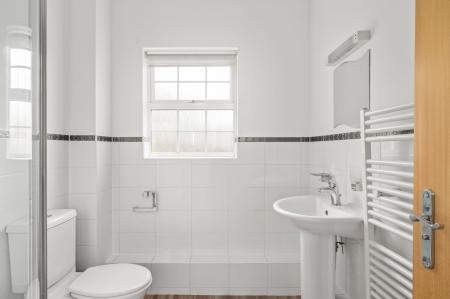 2 bedroom Flat for sale in Old College Road, Newbury, RG14