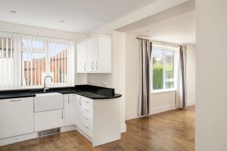 4 bedroom Detached house for sale in Orchard Lane, Wantage, OX12