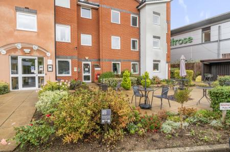 1 bedroom Flat for sale in Western Avenue, Newbury, RG14