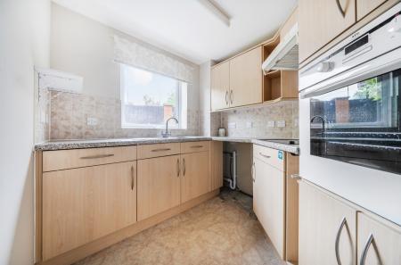 1 bedroom Flat for sale in Western Avenue, Newbury, RG14