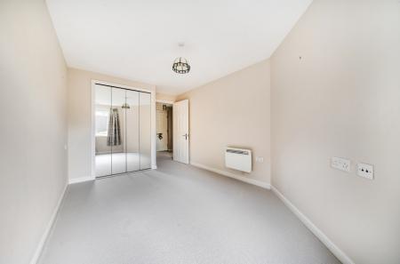 1 bedroom Flat for sale in Western Avenue, Newbury, RG14