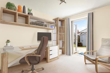 4 bedroom Terraced House to let in Racecourse Road, Newbury, RG14