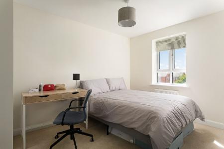 4 bedroom Terraced House to let in Racecourse Road, Newbury, RG14