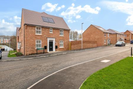 Lady Alice Gardens, Newbury, RG14