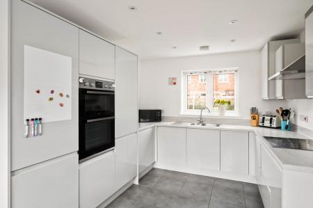 3 bedroom Detached house for sale in Knights Green, Wantage, OX12