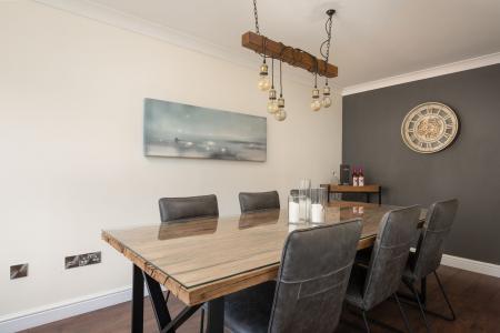 6 bedroom Detached house for sale in Churchward Close, Wantage, OX12