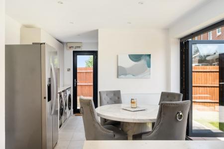 6 bedroom Detached house for sale in Churchward Close, Wantage, OX12