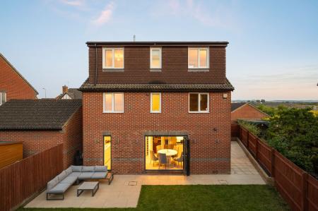 6 bedroom Detached house for sale in Churchward Close, Wantage, OX12