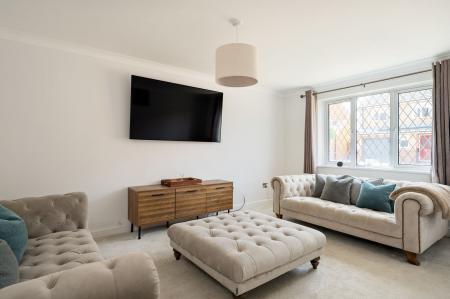 6 bedroom Detached house for sale in Churchward Close, Wantage, OX12