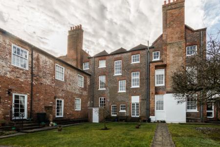 1 bedroom Flat to let in 46-48 Old Bath Road, Newbury, RG14