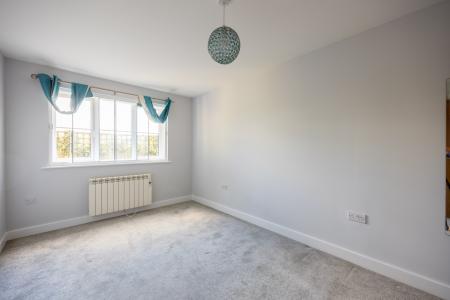 2 bedroom Flat to let in Enborne Road, Newbury, RG14