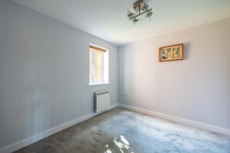 2 bedroom Flat to let in Enborne Road, Newbury, RG14