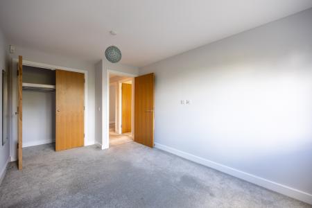 2 bedroom Flat to let in Enborne Road, Newbury, RG14