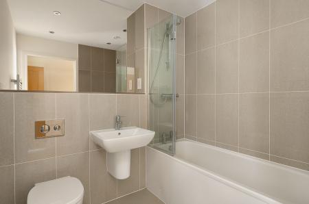 2 bedroom Flat to let in Kingman Way, Newbury, RG14