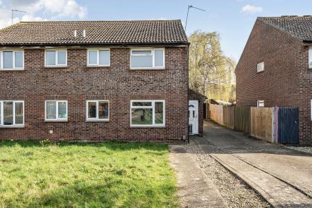 Wenlock Way, Thatcham, RG19