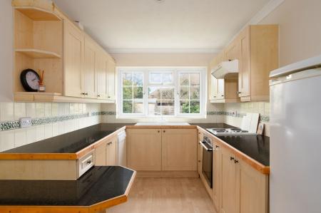 4 bedroom Detached house for sale in Manor Place, Newbury, RG14