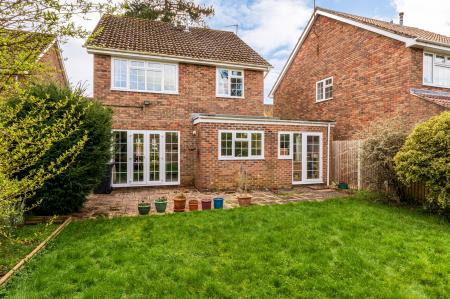4 bedroom Detached house for sale in Manor Place, Newbury, RG14