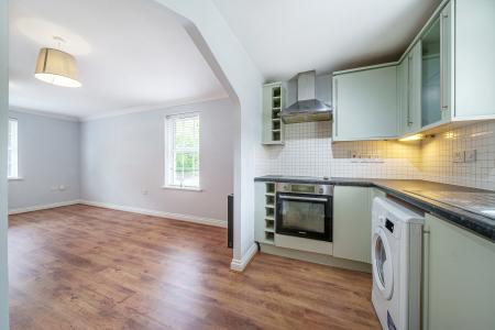 2 bedroom Flat to let in Mandarin Way, Racecourse, Newbury, RG14