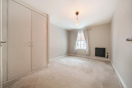 2 bedroom Flat to let in Mandarin Way, Racecourse, Newbury, RG14