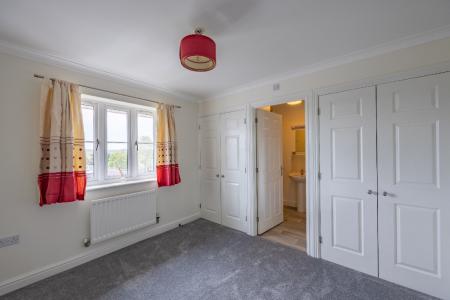 3 bedroom Town house to let in The Firs, Newbury, RG14