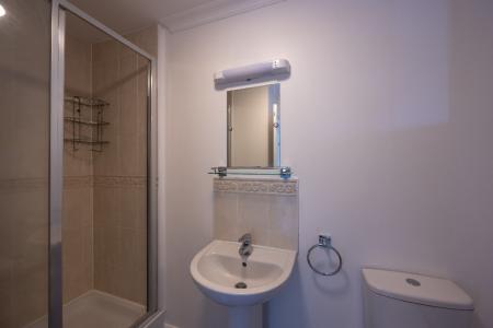 3 bedroom Town house to let in The Firs, Newbury, RG14