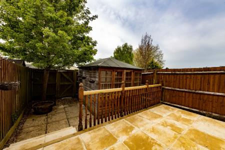 3 bedroom Town house to let in The Firs, Newbury, RG14