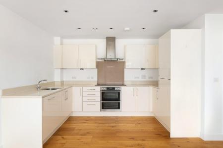 2 bedroom Flat for sale in Kingman Way, Newbury, RG14