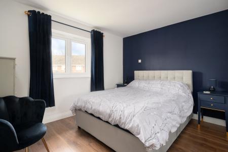 5 bedroom Semi-detached house for sale in Severn Close, Thatcham, RG18