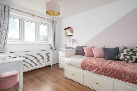 5 bedroom Semi-detached house for sale in Severn Close, Thatcham, RG18