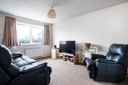 1 bedroom Flat to let in Eeklo Place, Newbury, RG14