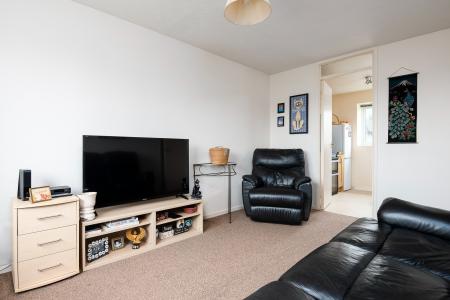 1 bedroom Flat to let in Eeklo Place, Newbury, RG14