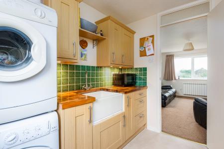 1 bedroom Flat to let in Eeklo Place, Newbury, RG14