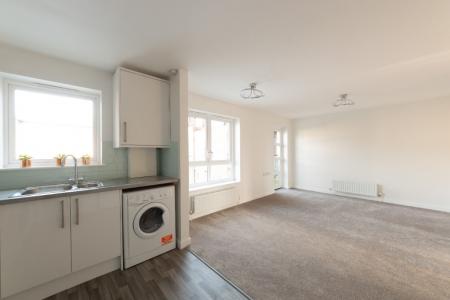 2 bedroom Flat to let in Gaywood Drive, Newbury, RG14