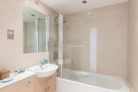 2 bedroom Flat to let in Park Way, Newbury, RG14