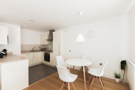 2 bedroom Flat to let in Park Way, Newbury, RG14