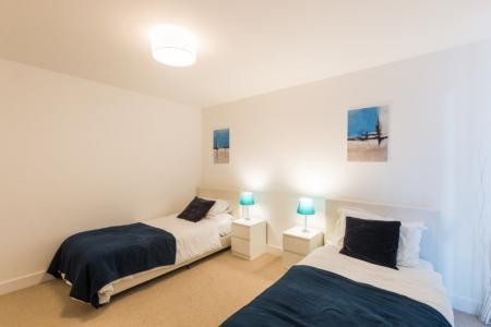 2 bedroom Flat to let in Park Way, Newbury, RG14