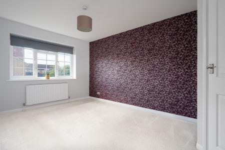 3 bedroom Semi-detached house for sale in Meadow Close, Thatcham, RG19