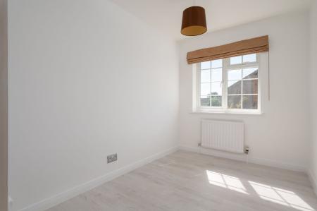 3 bedroom Semi-detached house for sale in Meadow Close, Thatcham, RG19