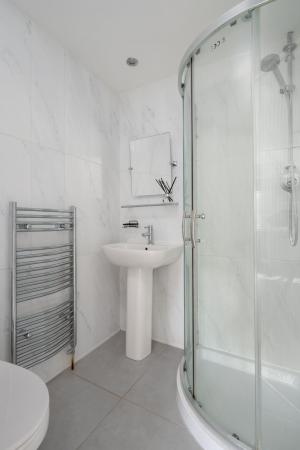 3 bedroom Semi-detached house for sale in Meadow Close, Thatcham, RG19