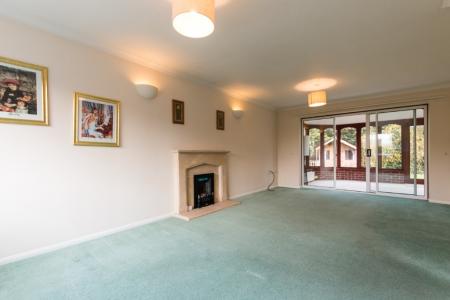 5 bedroom Detached house to let in Greenacres, Newbury, RG20