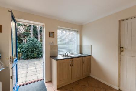 5 bedroom Detached house to let in Greenacres, Newbury, RG20