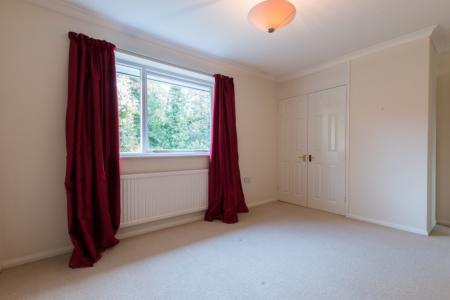 5 bedroom Detached house to let in Greenacres, Newbury, RG20