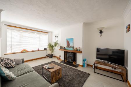 3 bedroom Semi-detached house to let in Greenham Road, Newbury, RG14
