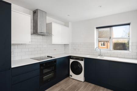 2 bedroom Flat to let in Northcroft Lane, Newbury, RG14