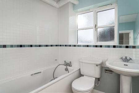 2 bedroom Flat to let in Northcroft Lane, Newbury, RG14