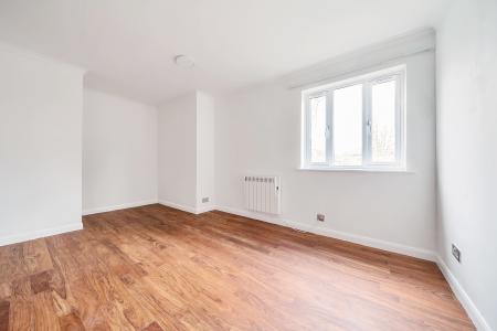 2 bedroom Flat to let in West Mills, Newbury, RG14