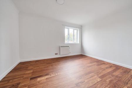 2 bedroom Flat to let in West Mills, Newbury, RG14