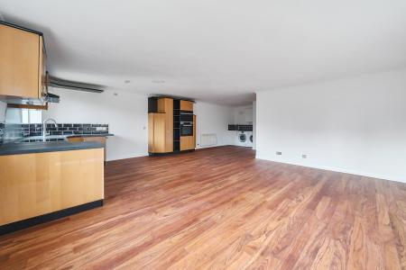 2 bedroom Flat to let in West Mills, Newbury, RG14