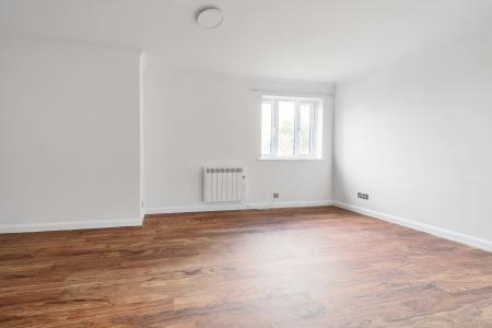 2 bedroom Flat to let in West Mills, Newbury, RG14