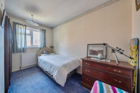 3 bedroom Semi-detached house for sale in Grindle Close, Thatcham, RG18